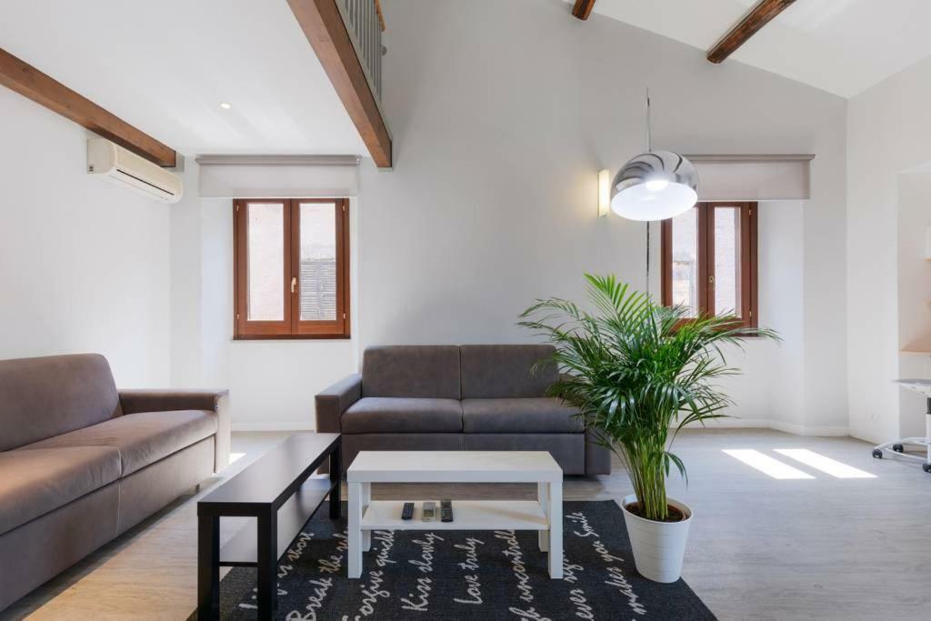 Apartment Attico Al Colosseo Con Vista Rom